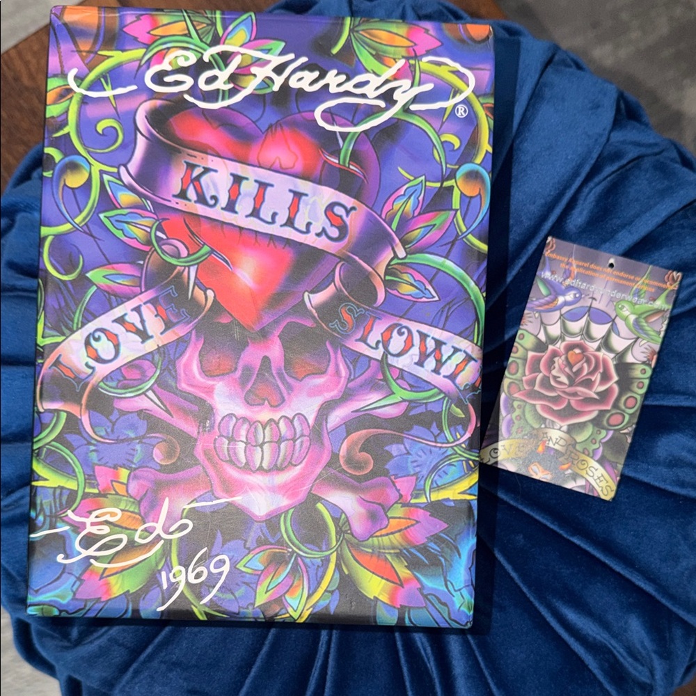 Colorful ED Hardy Scarf 🧣 - Picture 4 of 5